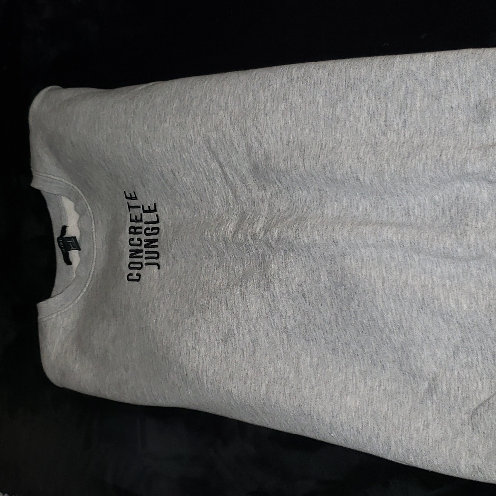 Sweatshirt - Picture 2 of 5